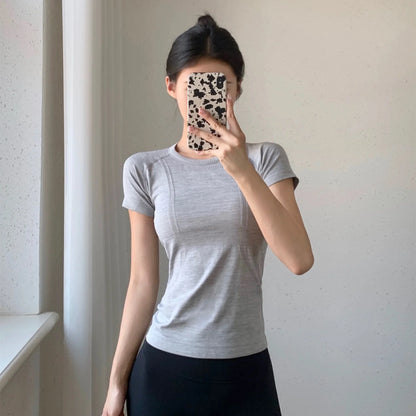 Yoga Suits for Women in Spring Summer New Sports Tops Integrated with Slim Short-sleeved T-shirt Running Training Fitness Suits